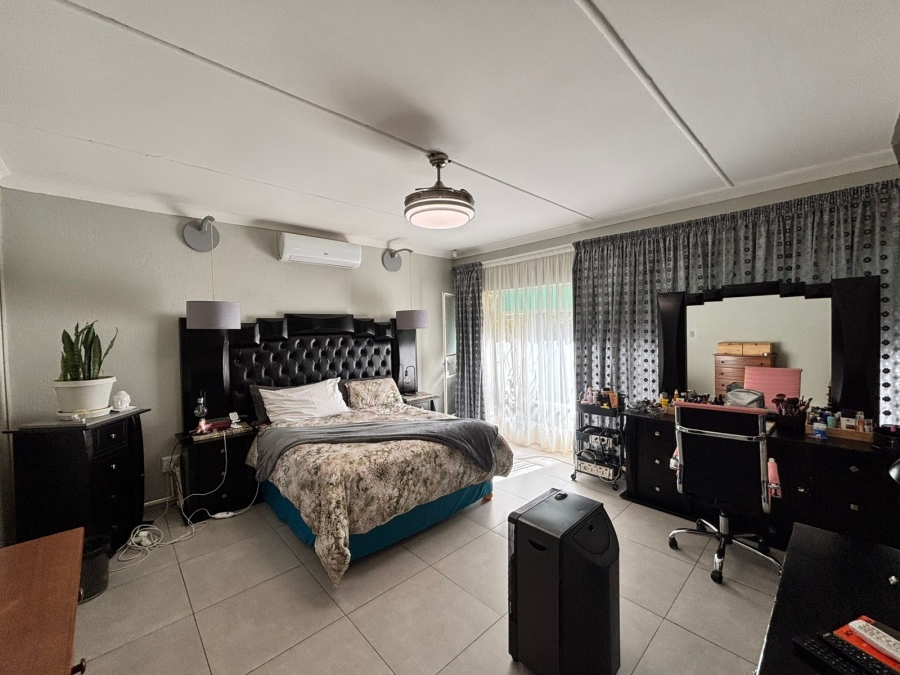3 Bedroom Property for Sale in Flamwood North West